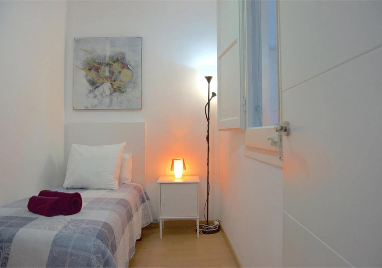 Apartment Carrer D'Olesa Barcelona Luaran gambar