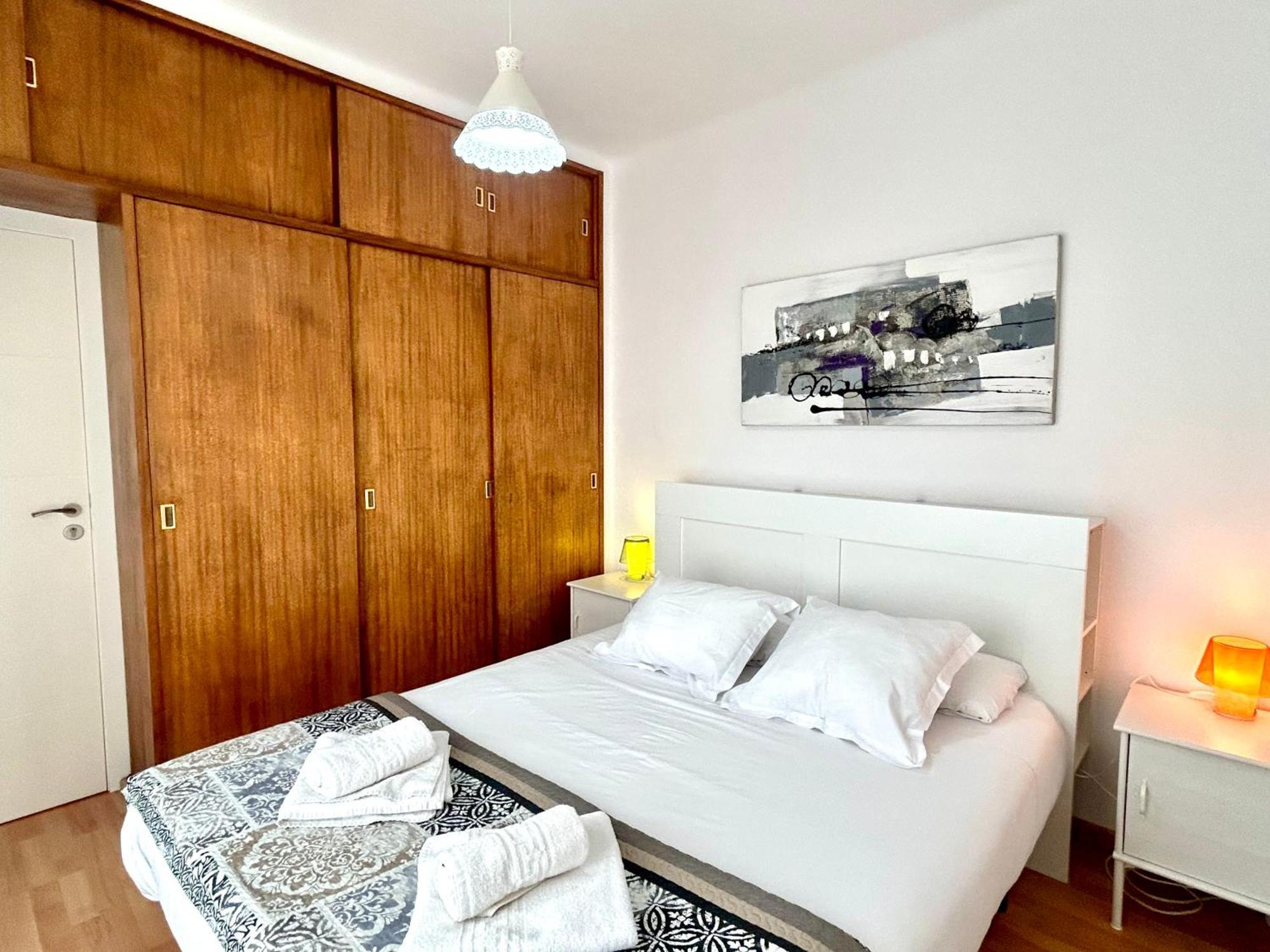 Apartment Carrer D'Olesa Barcelona Luaran gambar