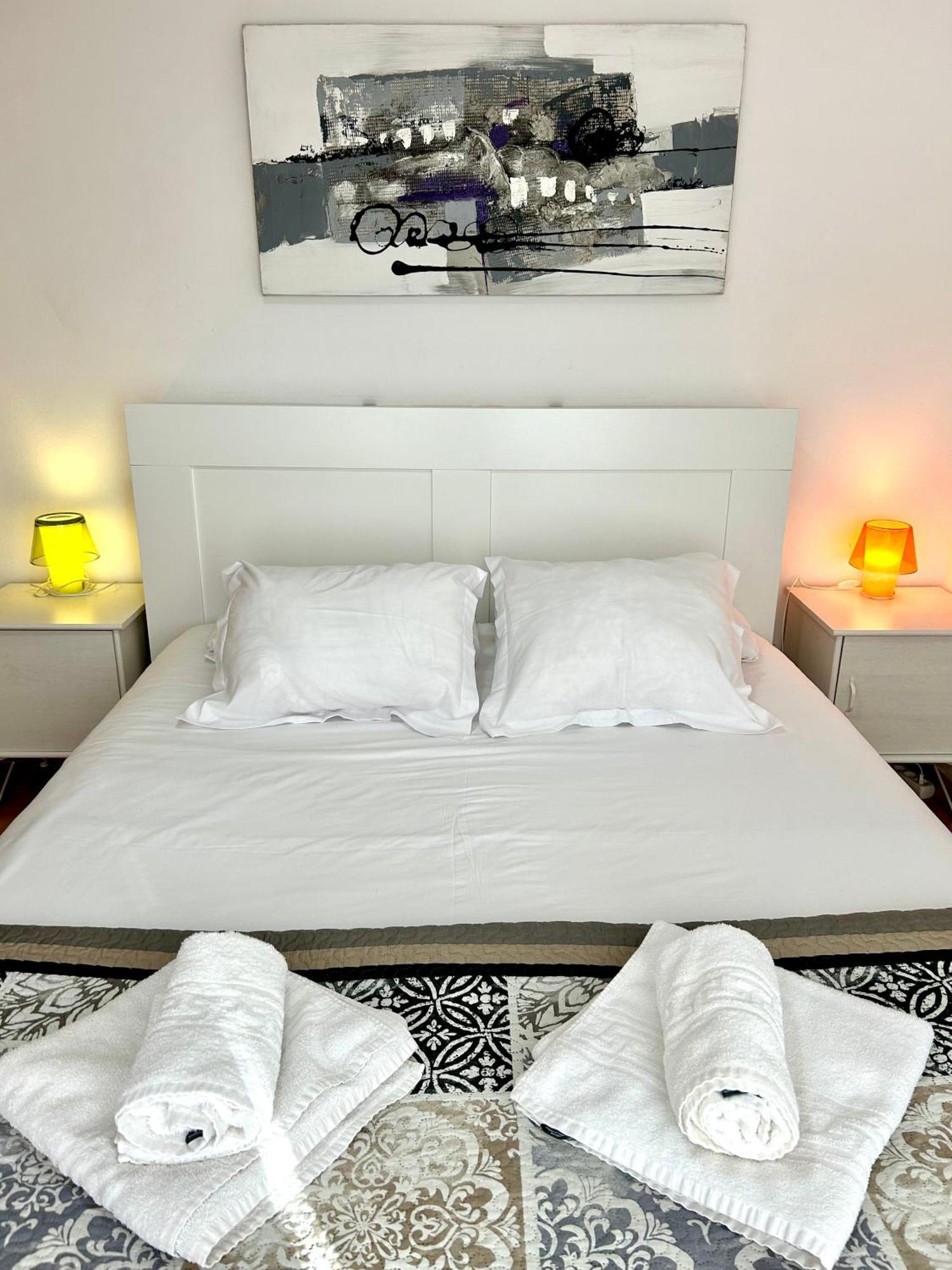 Apartment Carrer D'Olesa Barcelona Luaran gambar