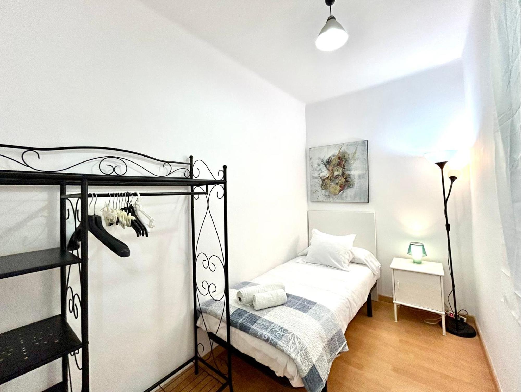 Apartment Carrer D'Olesa Barcelona Luaran gambar